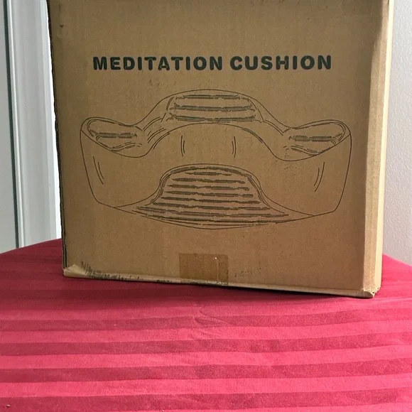 NEW IN BOX: Premium V-Shape Inflatable Meditation Zafu & Floor Seat - Picture 9 of 11